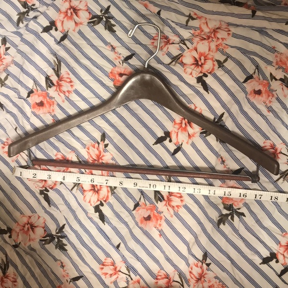 💝 $1 when Bundled 💝 Suit Hanger - Picture 2 of 7